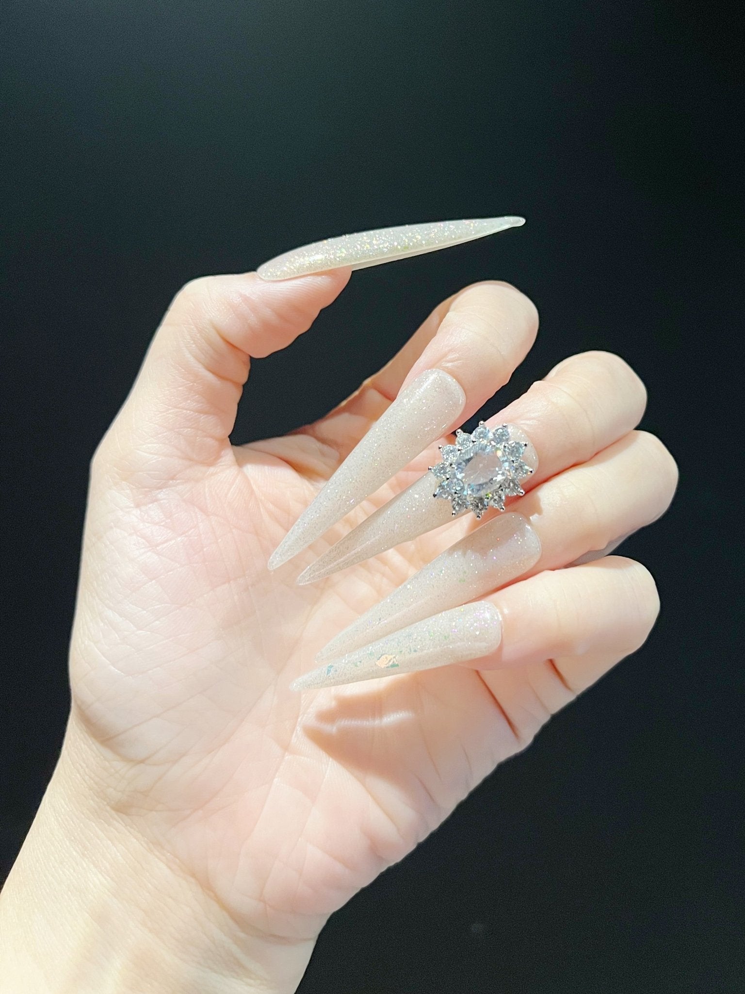 TwinZircon - W - 5thOct Nail